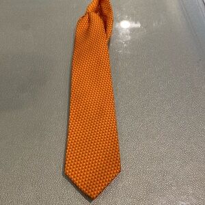 Gap orange tie